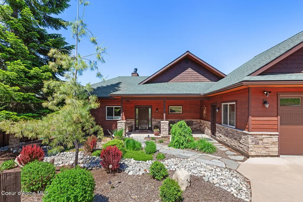 224 Buck Ridge Sagle ID 83860