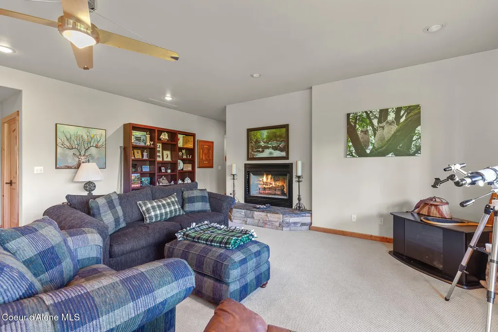 224 Buck Ridge Sagle ID 83860