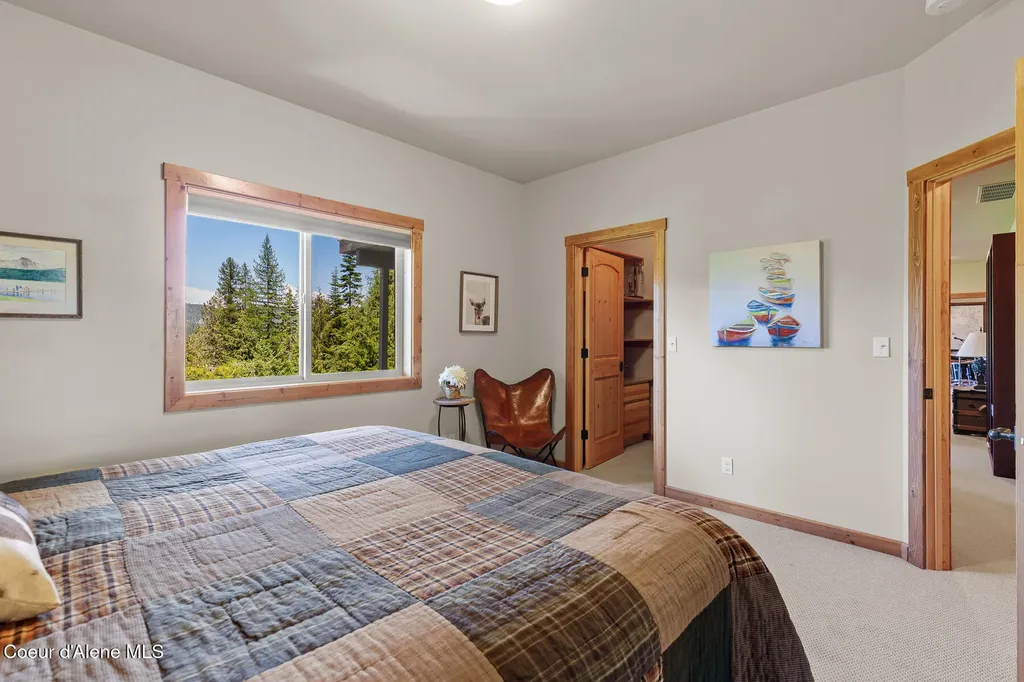 224 Buck Ridge Sagle ID 83860
