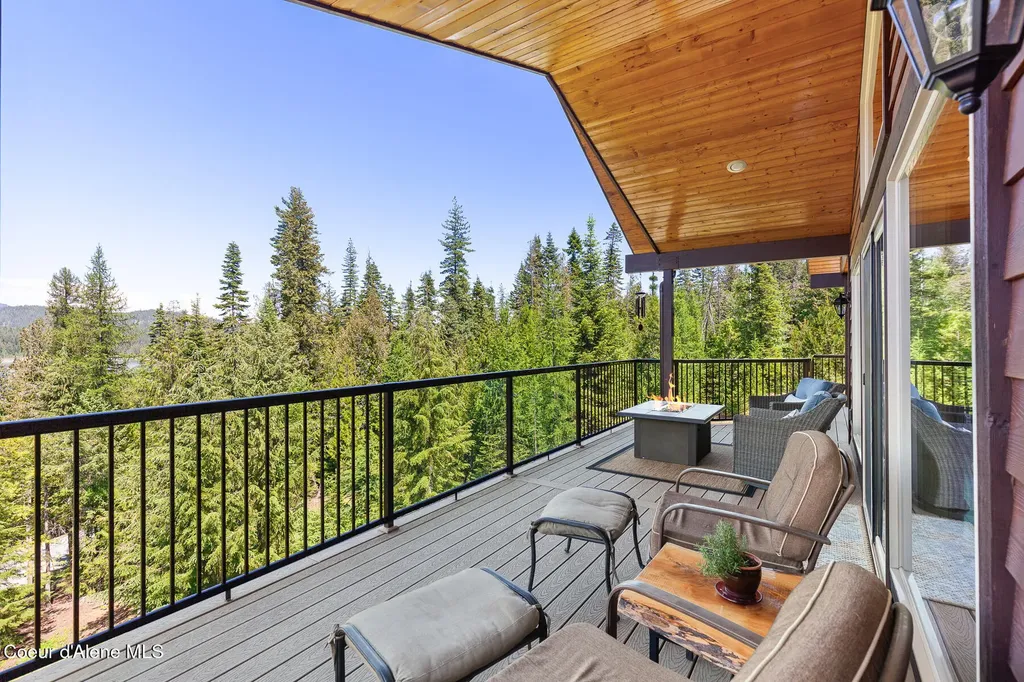 224 Buck Ridge Sagle ID 83860