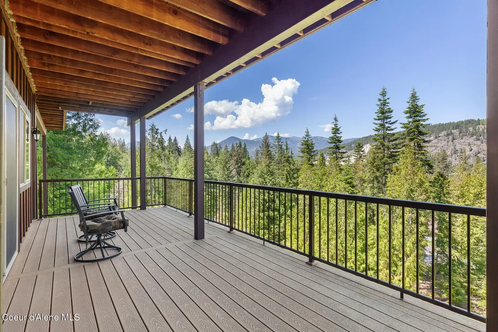 224 Buck Ridge Sagle ID 83860