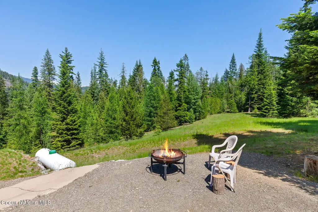 224 Buck Ridge Sagle ID 83860