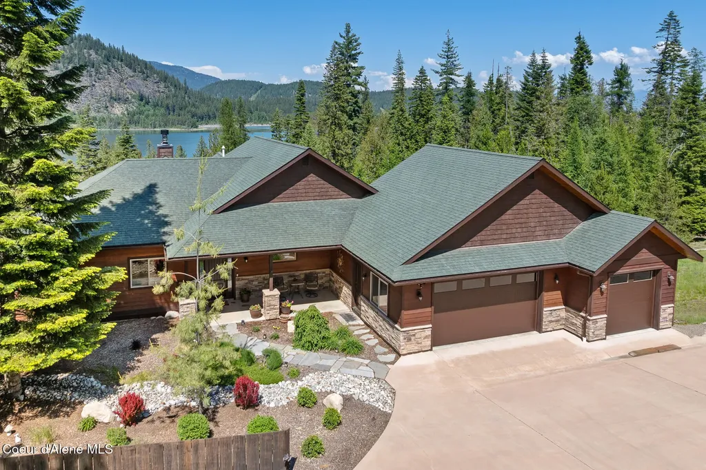 224 Buck Ridge Sagle ID 83860