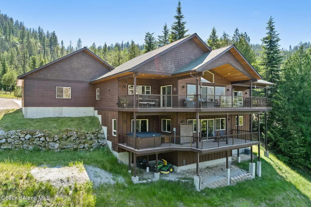224 Buck Ridge Sagle ID 83860