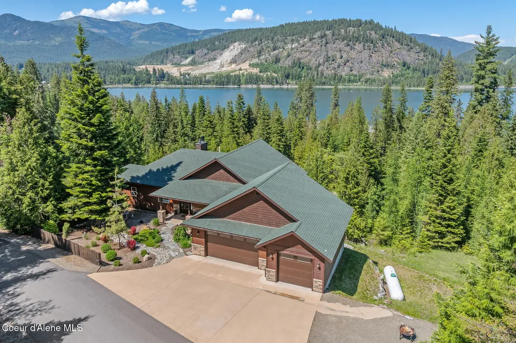 224 Buck Ridge Sagle ID 83860