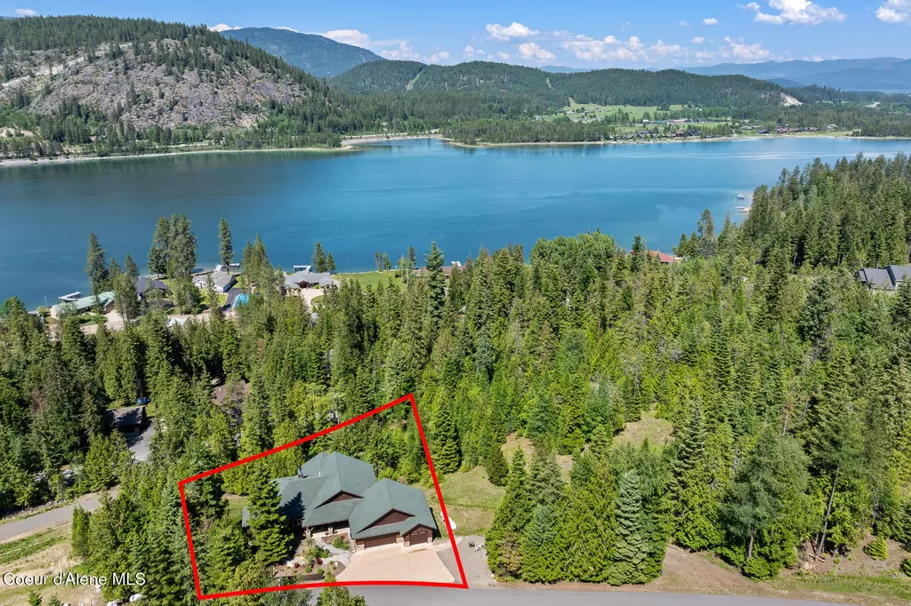 224 Buck Ridge Sagle ID 83860