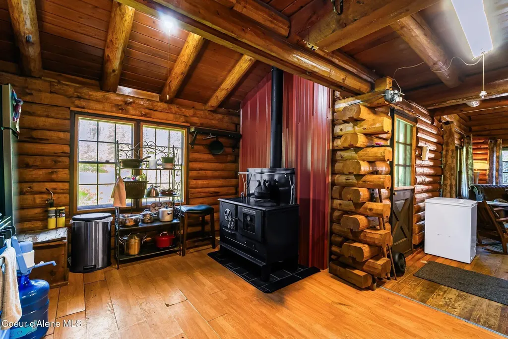 2502 Greenhood Road Priest River ID 83856