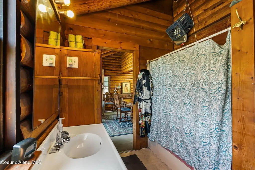 2502 Greenhood Road Priest River ID 83856