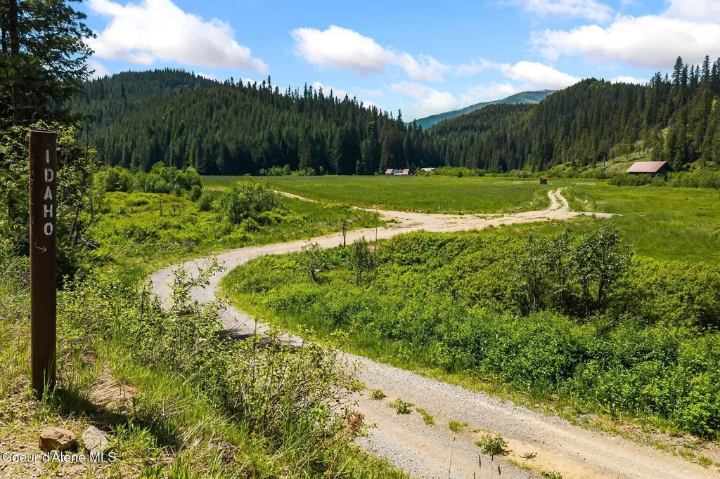 2502 Greenhood Road Priest River ID 83856