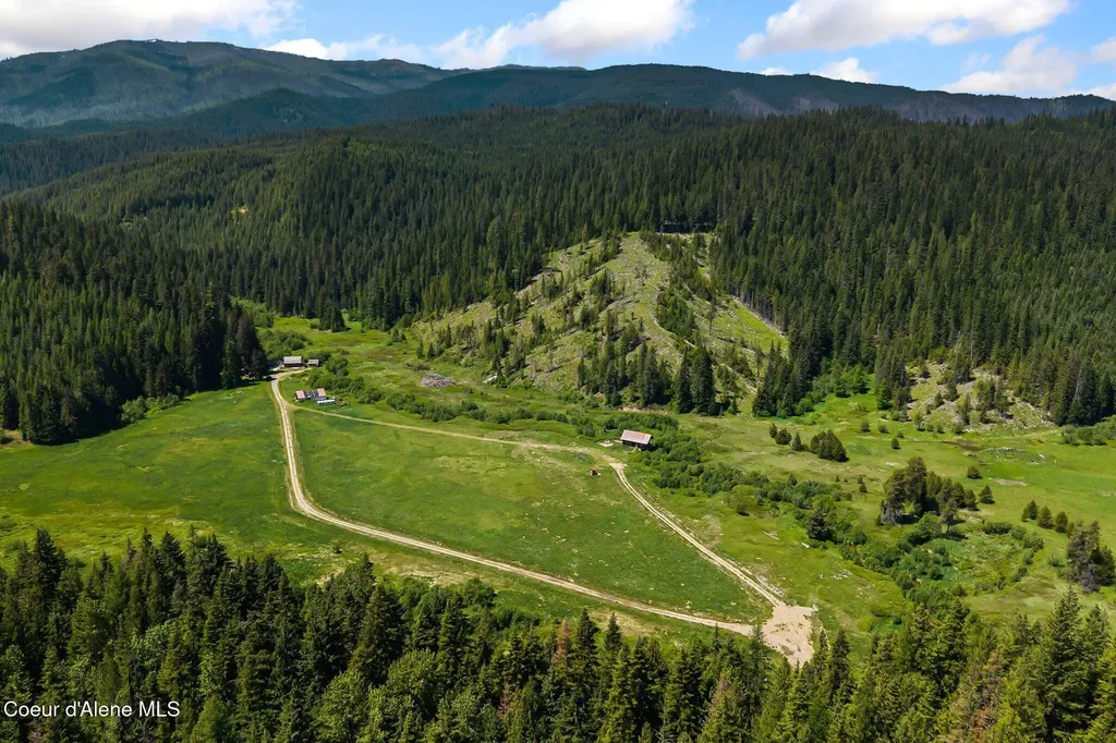 2502 Greenhood Road Priest River ID 83856