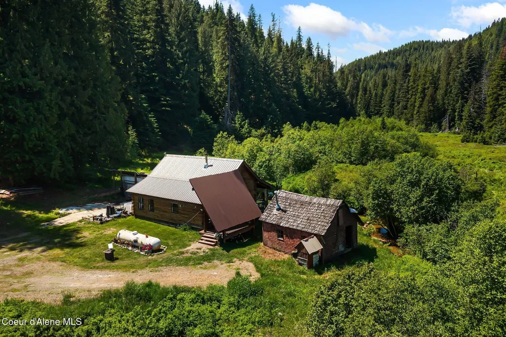 2502 Greenhood Road Priest River ID 83856