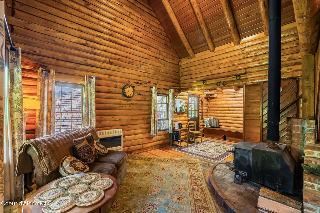2502 Greenhood Road Priest River ID 83856