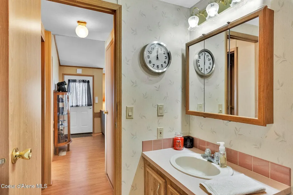 181 Circle Drive Hope ID 83836
