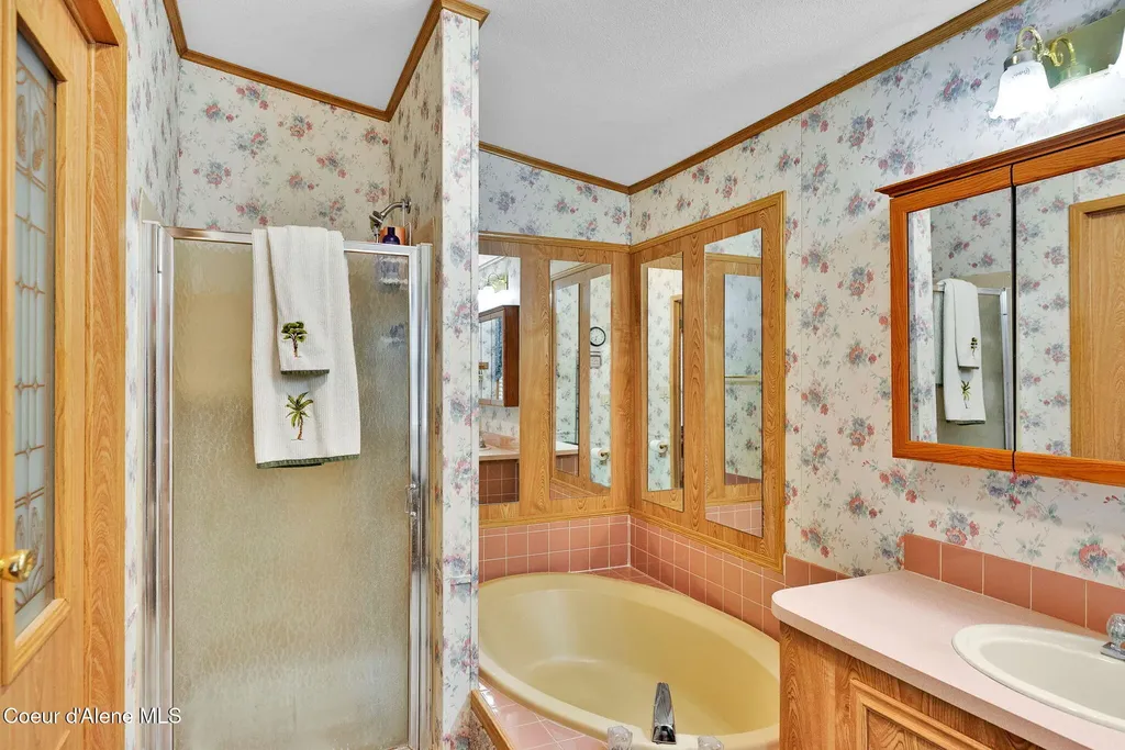 181 Circle Drive Hope ID 83836