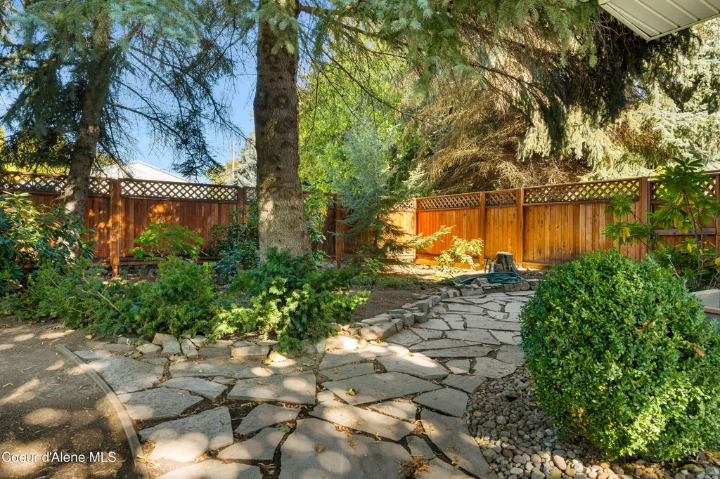 7535 N Mt Carrol Street Dalton Gardens ID 83815