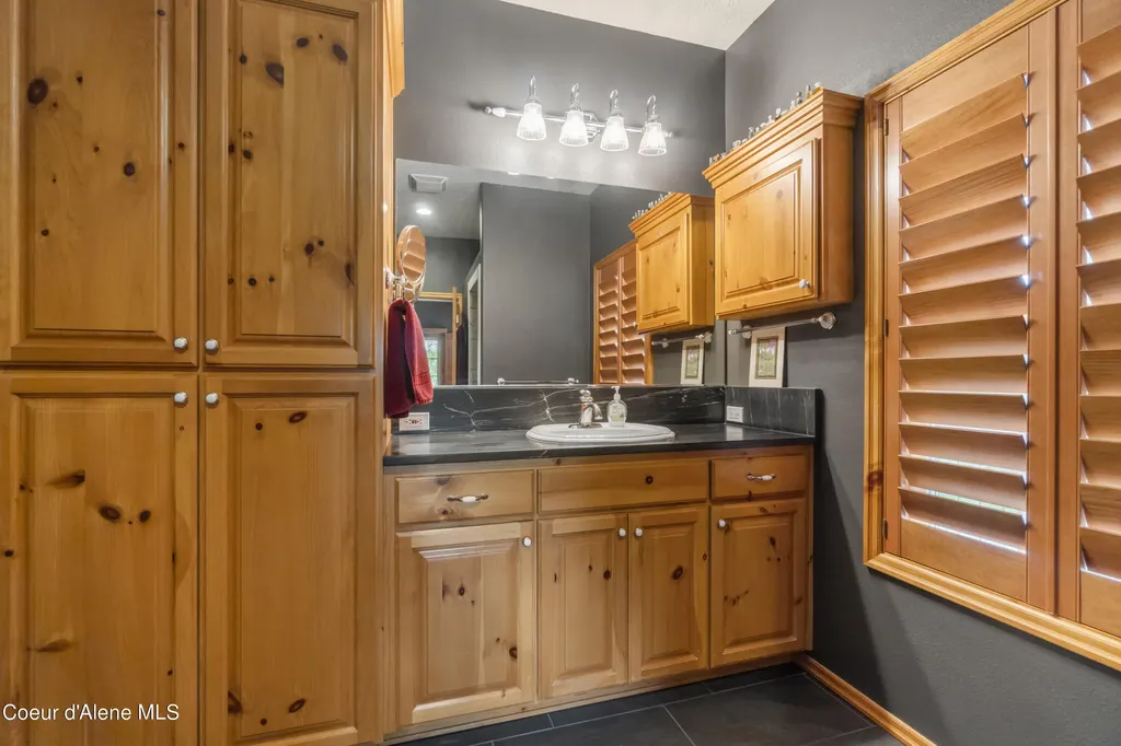 778 B Street Sandpoint ID 83864