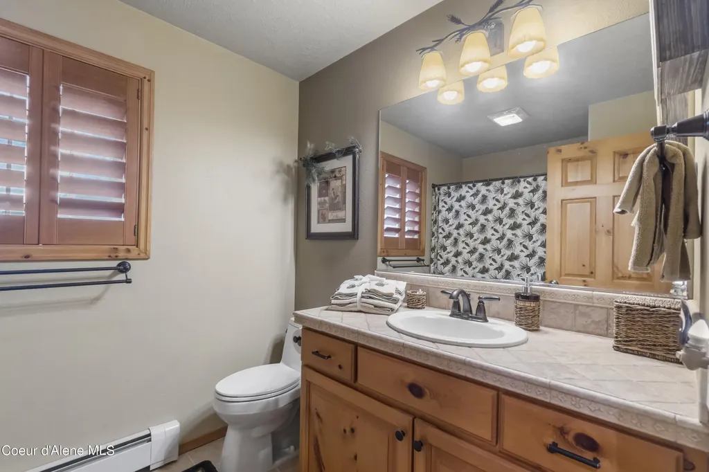 778 B Street Sandpoint ID 83864