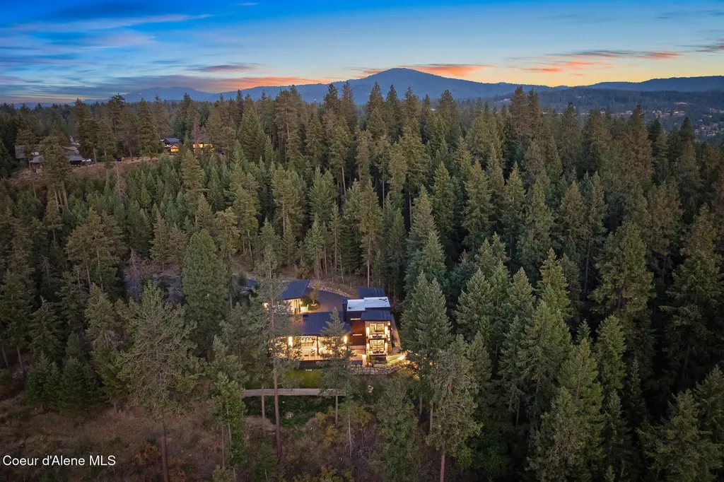 5551 S Longspur Court Harrison ID 83833