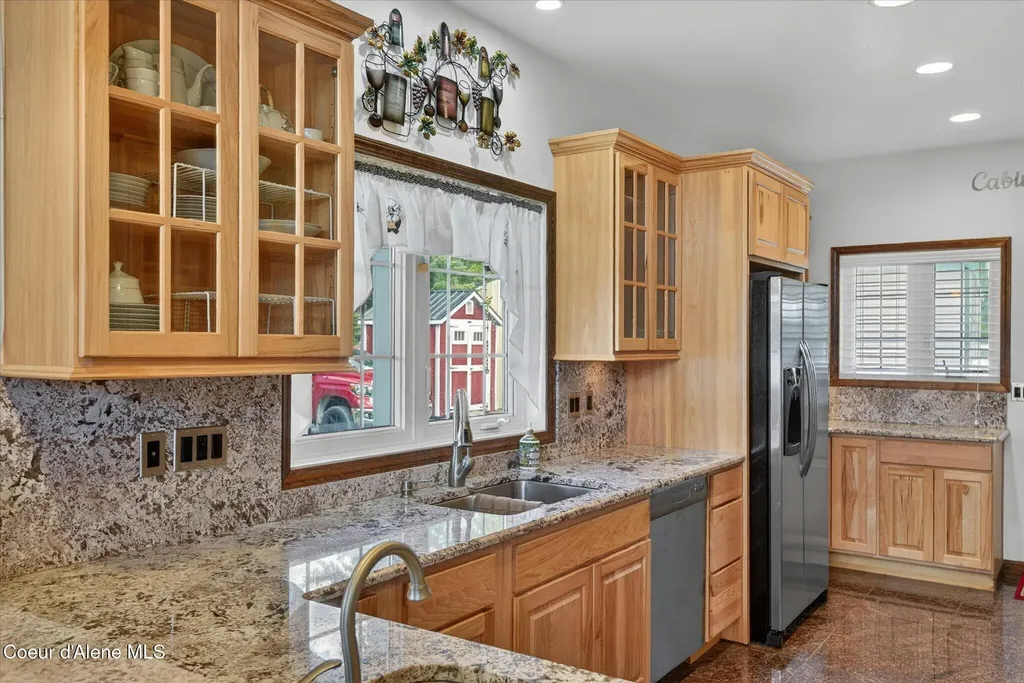723 Evergreen Road Sagle ID 83860