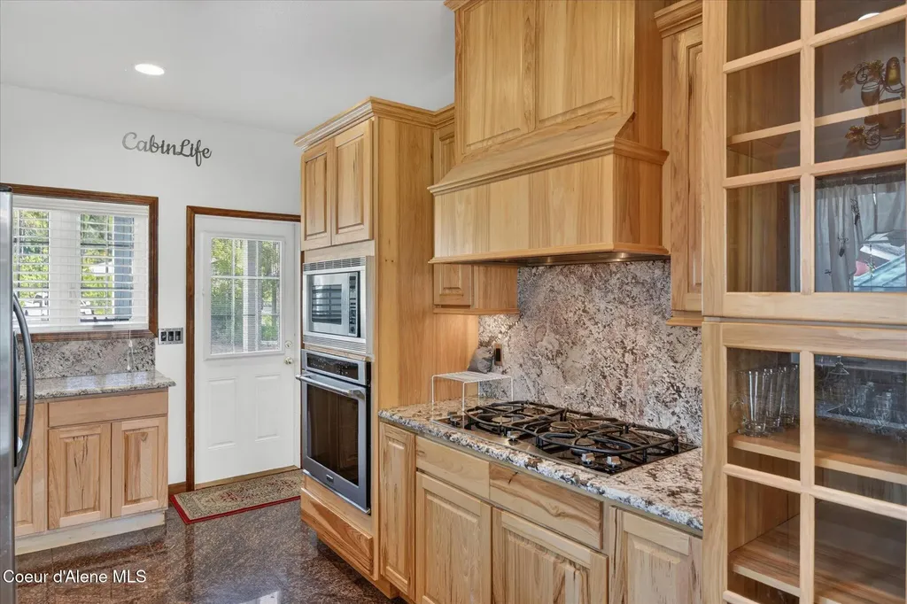 723 Evergreen Road Sagle ID 83860
