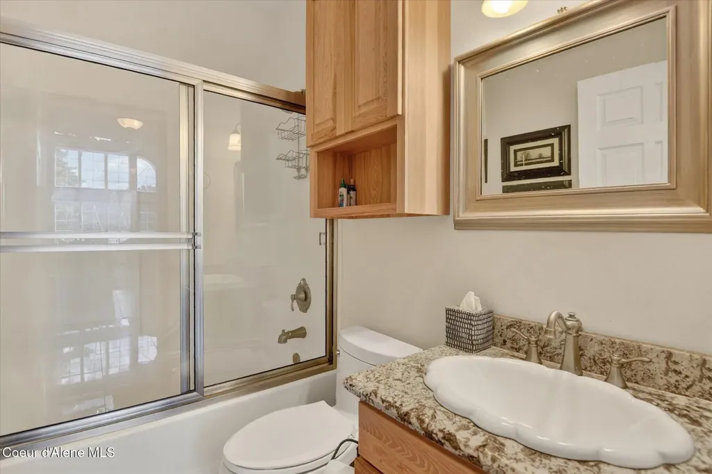 723 Evergreen Road Sagle ID 83860