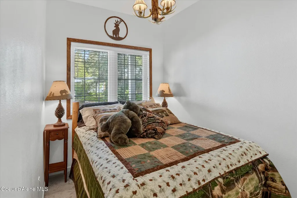 723 Evergreen Road Sagle ID 83860