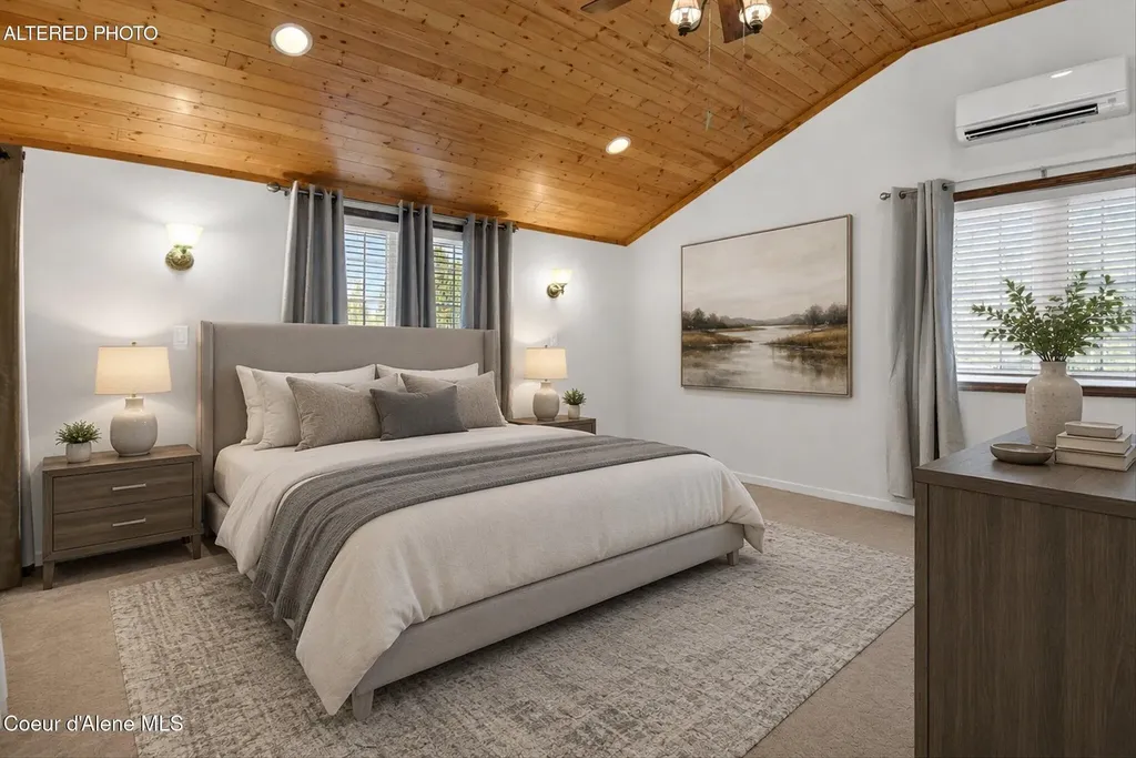 723 Evergreen Road Sagle ID 83860