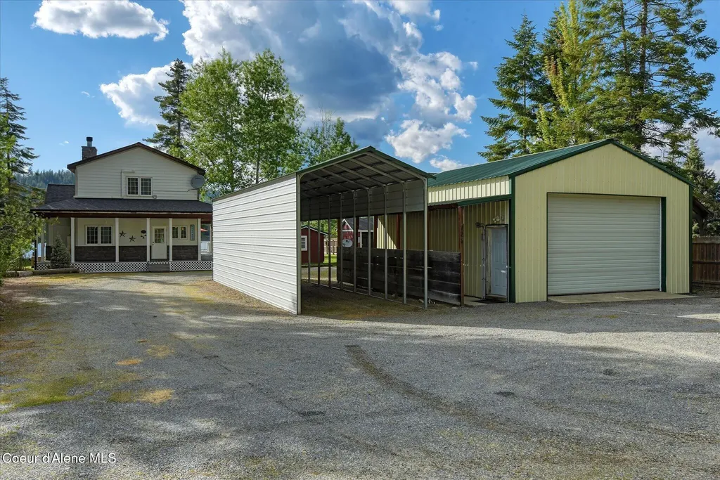 723 Evergreen Road Sagle ID 83860