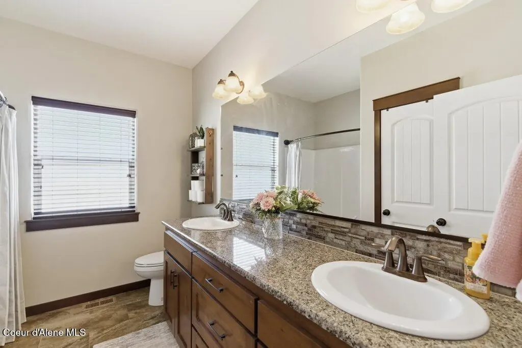 6670 W Buffalo Grass Lane Rathdrum ID 83858