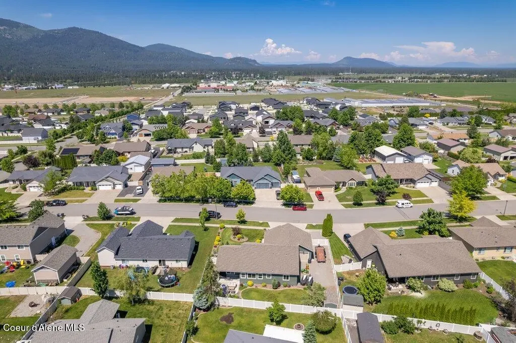 6670 W Buffalo Grass Lane Rathdrum ID 83858