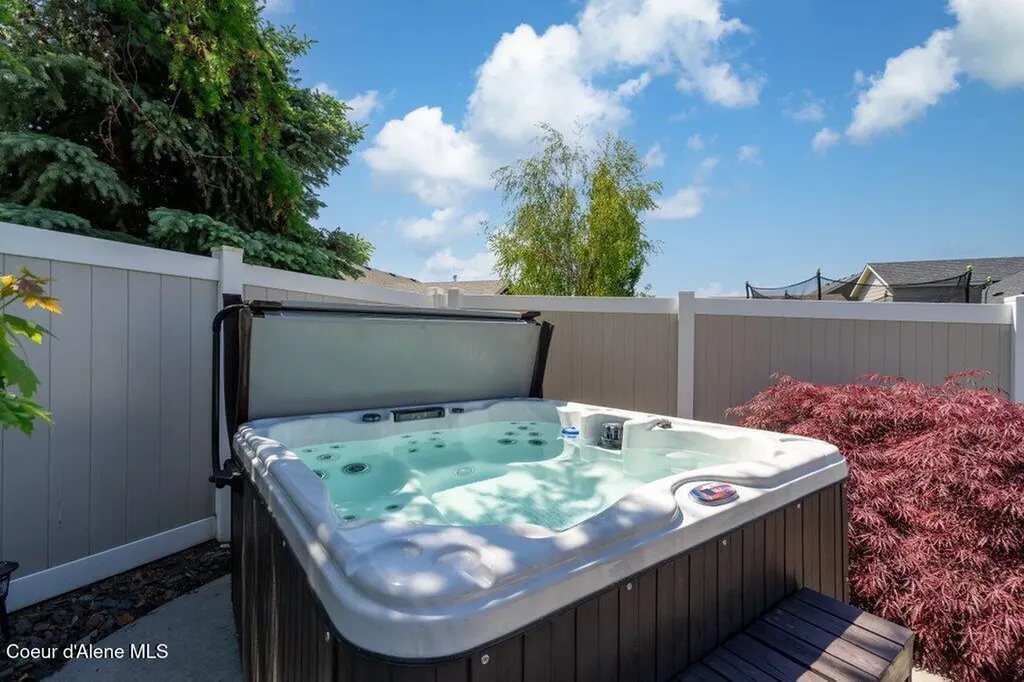 6670 W Buffalo Grass Lane Rathdrum ID 83858