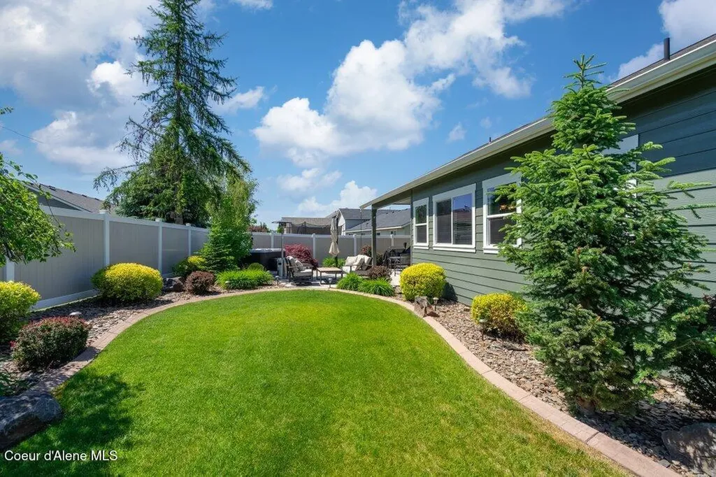 6670 W Buffalo Grass Lane Rathdrum ID 83858