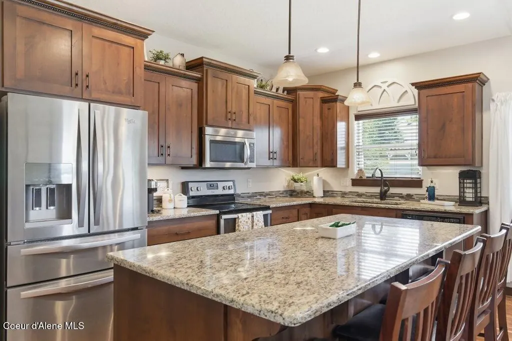 6670 W Buffalo Grass Lane Rathdrum ID 83858