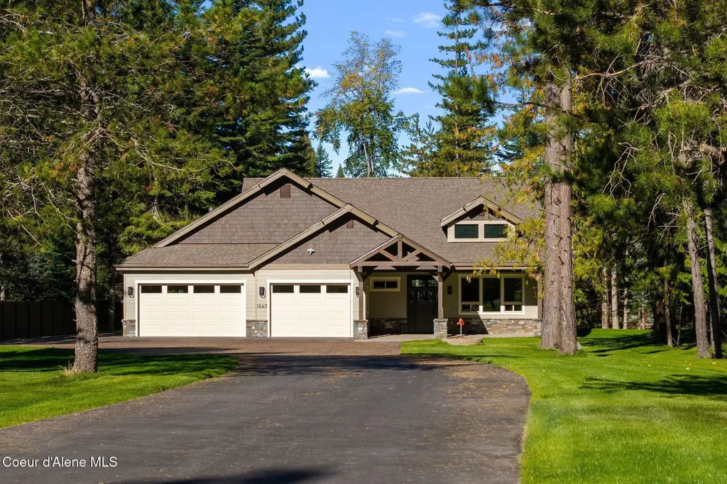 1047 Comeback Bay Lane Sagle ID 83860