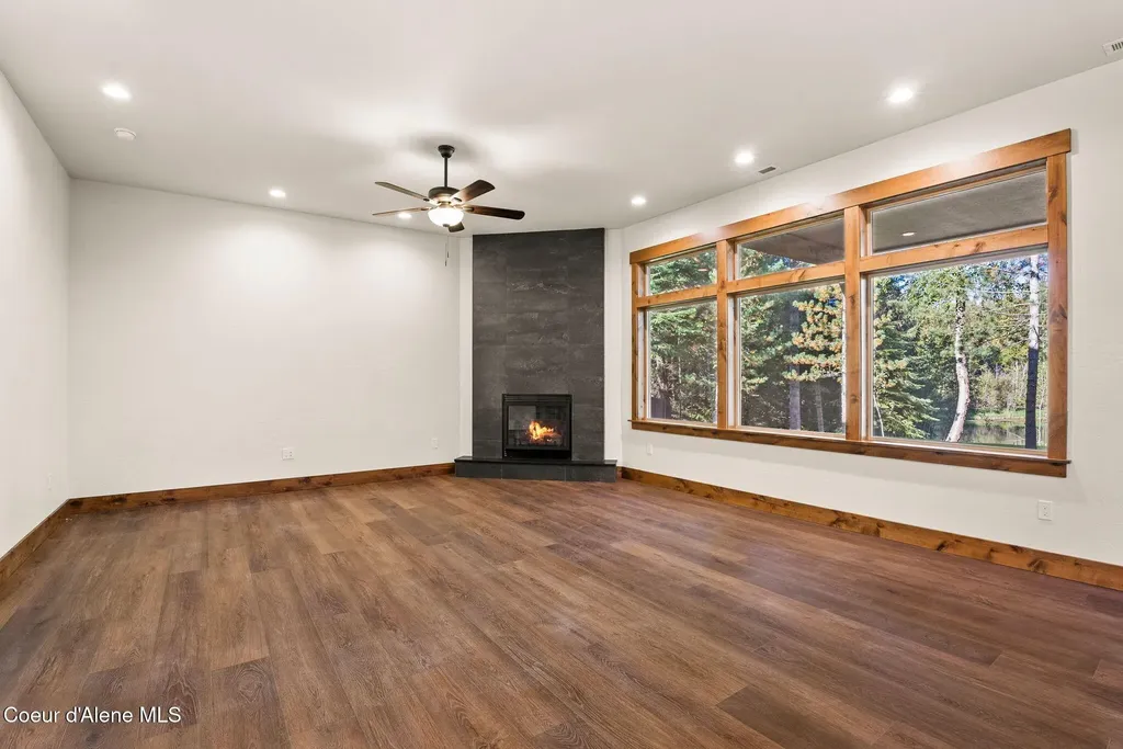 1047 Comeback Bay Lane Sagle ID 83860