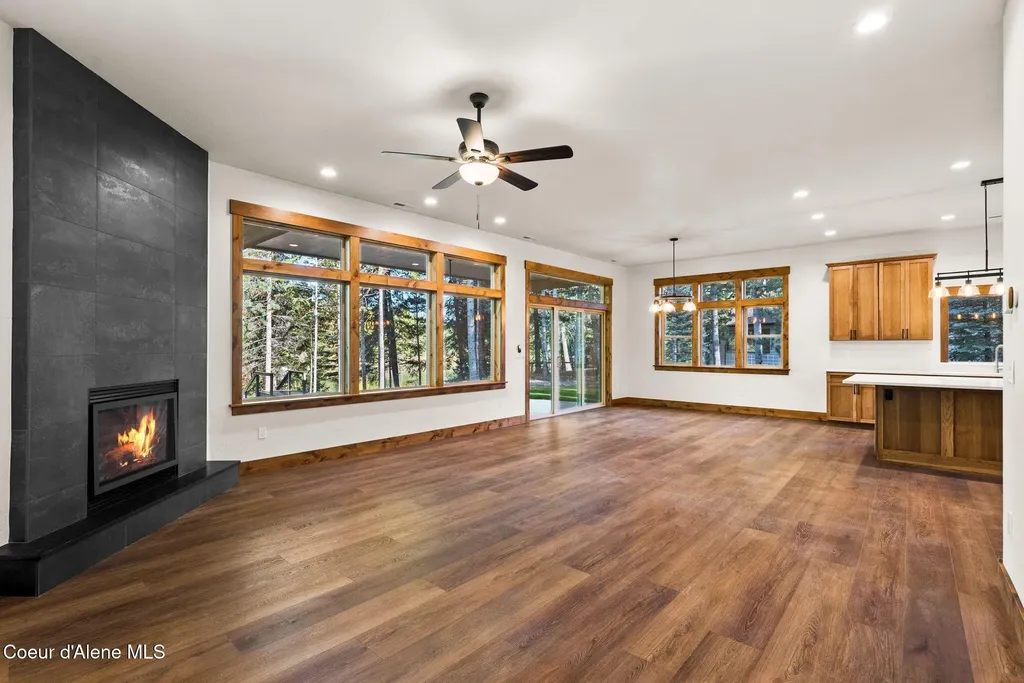 1047 Comeback Bay Lane Sagle ID 83860