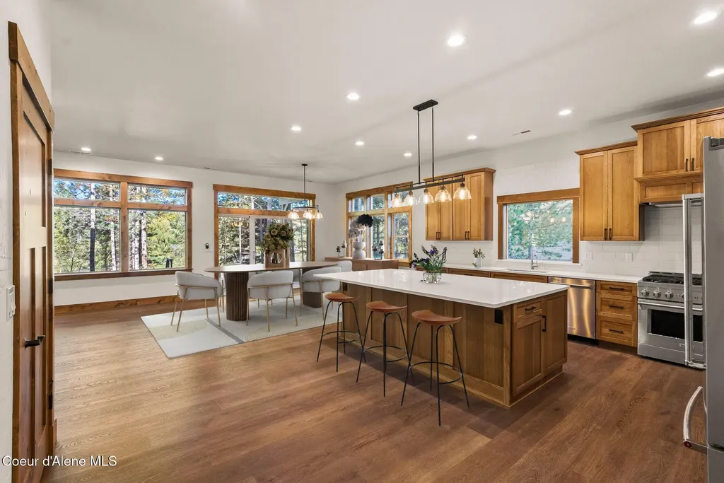 1047 Comeback Bay Lane Sagle ID 83860