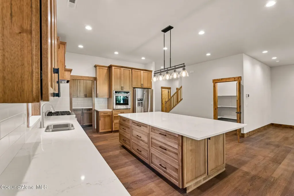 1047 Comeback Bay Lane Sagle ID 83860