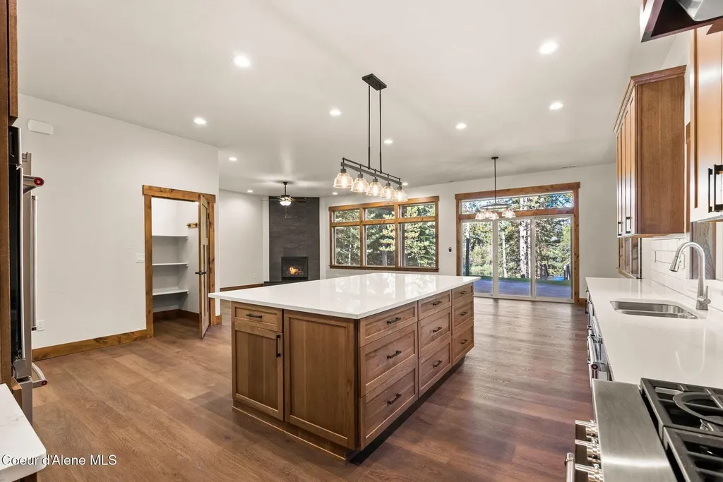 1047 Comeback Bay Lane Sagle ID 83860