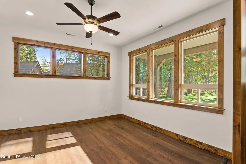 1047 Comeback Bay Lane Sagle ID 83860