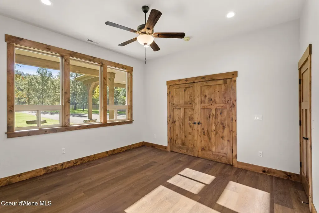 1047 Comeback Bay Lane Sagle ID 83860