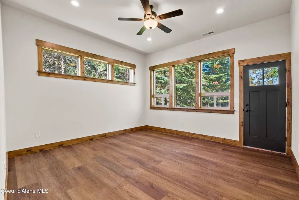 1047 Comeback Bay Lane Sagle ID 83860