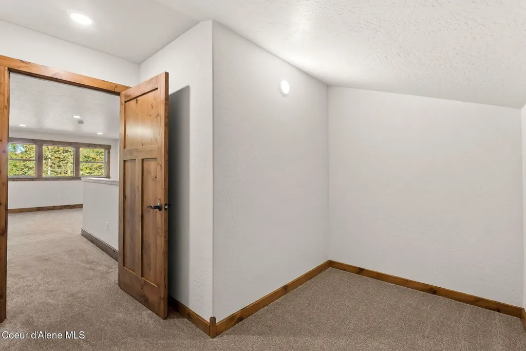 1047 Comeback Bay Lane Sagle ID 83860