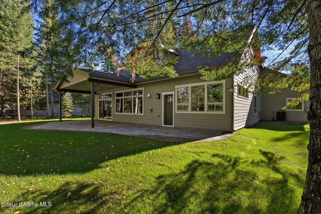1047 Comeback Bay Lane Sagle ID 83860