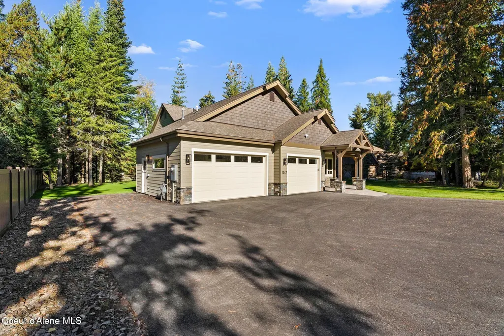 1047 Comeback Bay Lane Sagle ID 83860