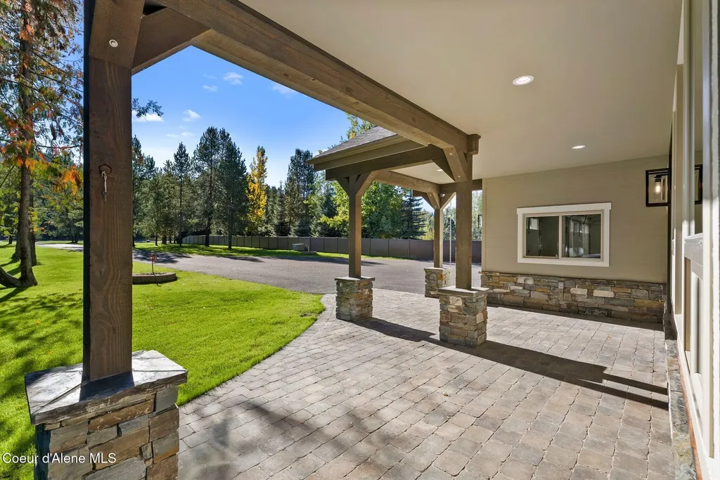 1047 Comeback Bay Lane Sagle ID 83860