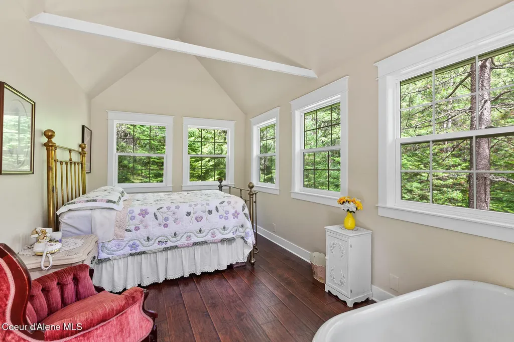 306 Pinewood Lane Cocolalla ID 83813
