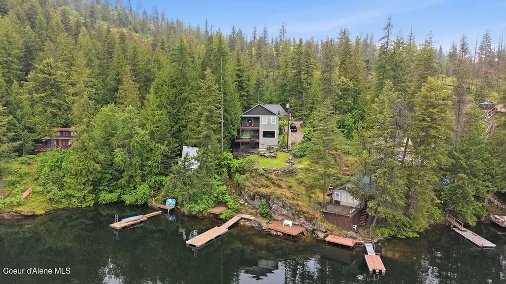 23896/2389 N Bridge Lake Road Rathdrum ID 83858