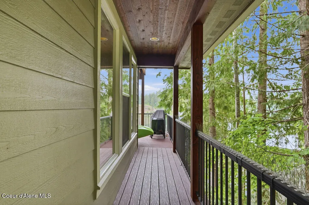 23896/2389 N Bridge Lake Road Rathdrum ID 83858