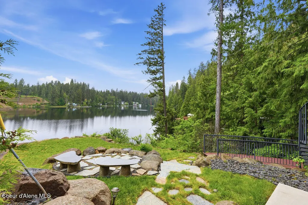23896/2389 N Bridge Lake Road Rathdrum ID 83858